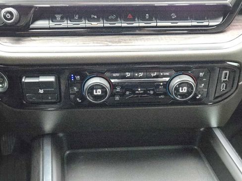 Certified 2024 Chevrolet Silverado 2500 LTZ w/ LTZ Convenience Package image 20