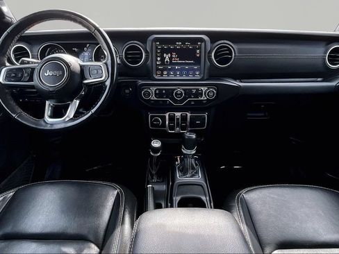 Used 2022 Jeep Wrangler Unlimited Sahara w/ Cold Weather Group AWD/4WD image 16