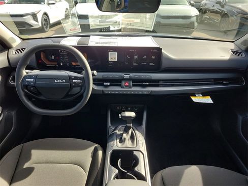 New 2026 Kia K4 LXS image 16