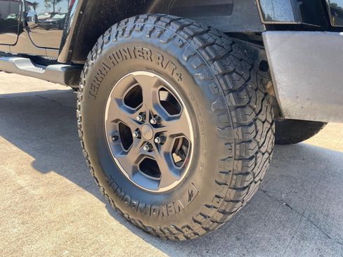 Used 2014 Jeep Wrangler Unlimited Sahara w/ Max Tow Package image 22