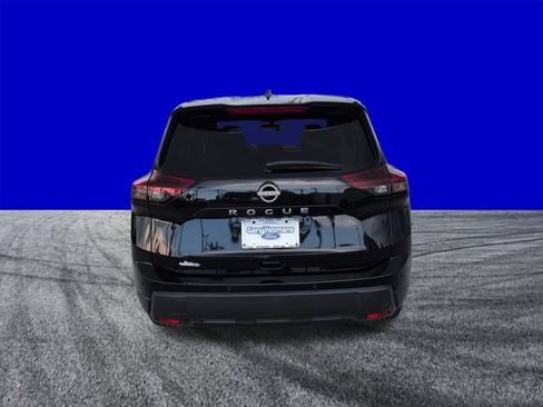 Used 2024 Nissan Rogue S FWD image 5