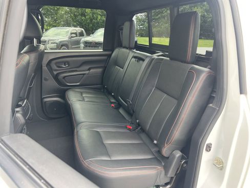 Used 2021 Nissan Titan PRO-4X w/ Pro-4x Convenience Package AWD/4WD image 18