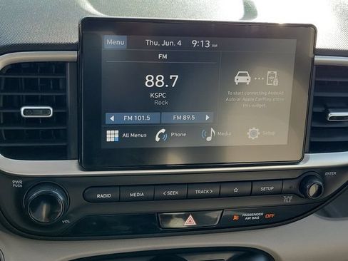 Used 2025 Hyundai Venue SEL FWD image 11