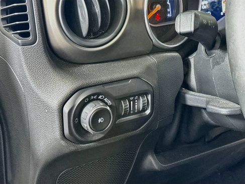 Used 2018 Jeep Wrangler Unlimited Sport S AWD/4WD image 10