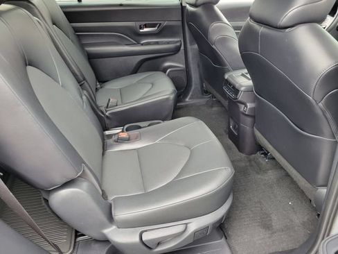 Used 2024 Toyota Grand Highlander FWD image 20