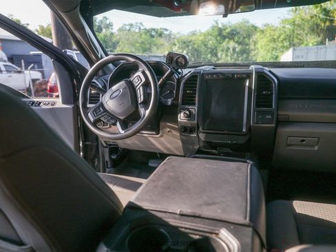Used 2019 Ford F250 XLT w/ XLT Premium Package AWD/4WD image 32