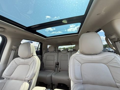 Used 2019 Lincoln Navigator Reserve AWD/4WD image 22