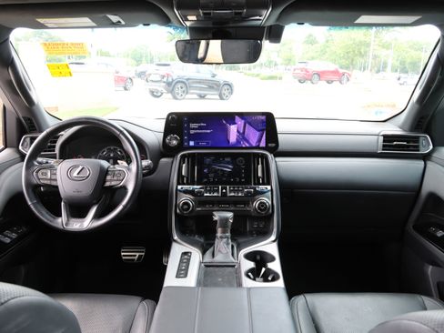 Used 2023 Lexus LX 600 F Sport w/ Accessory Package (Z1) AWD/4WD image 17