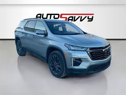 Used 2023 Chevrolet Traverse RS image 1