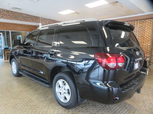 Used 2019 Toyota Sequoia SR5 AWD/4WD image 73