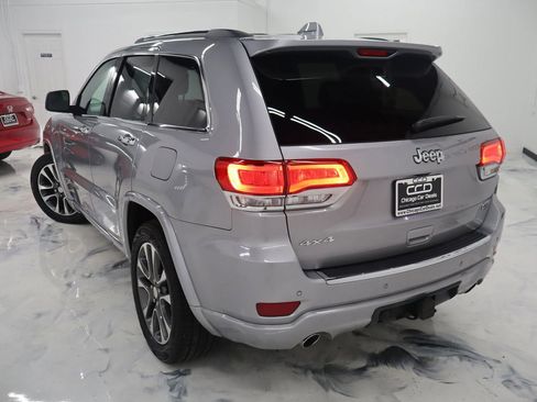 Used 2018 Jeep Grand Cherokee Overland AWD/4WD image 7
