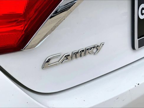 Used 2015 Toyota Camry LE FWD image 31