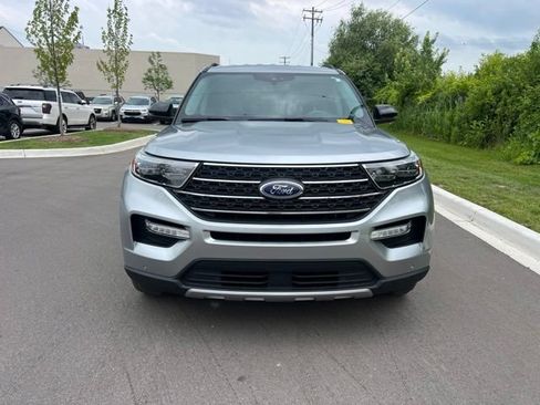 Used 2024 Ford Explorer XLT w/ Equipment Group 202A AWD/4WD image 2