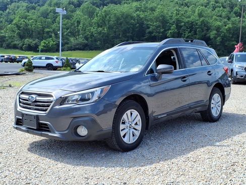 Used 2019 Subaru Outback 2.5i Premium AWD/4WD image 3