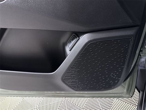 New 2026 Chevrolet Equinox LT w/ Convenience Package II image 24