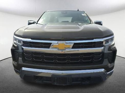 Used 2023 Chevrolet Silverado 1500 LT AWD/4WD image 2