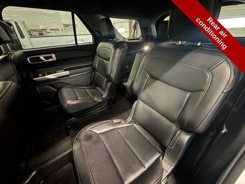 Used 2023 Ford Explorer XLT w/ Equipment Group 202A AWD/4WD image 33