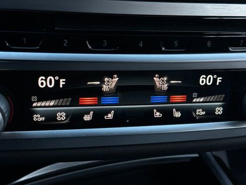 Used 2020 BMW 740i w/ Premium Package image 33