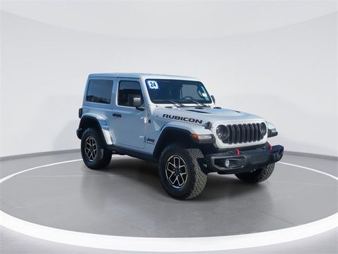 Used 2024 Jeep Wrangler Rubicon image 2