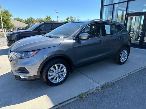 Used 2022 Nissan Rogue Sport SV w/ Technology Package AWD/4WD image 2