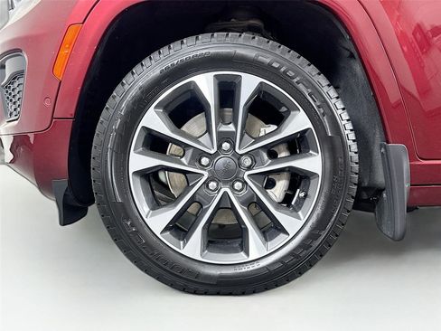 Used 2022 Jeep Grand Cherokee L Overland w/ MOPAR Finishing Package AWD/4WD image 47
