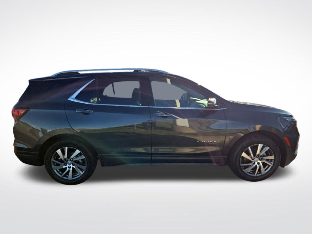 Used 2022 Chevrolet Equinox Premier AWD/4WD image 2