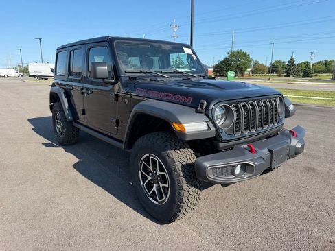 Used 2024 Jeep Wrangler Unlimited Rubicon w/ Technology Group AWD/4WD image 3
