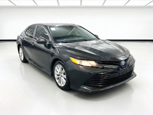Used 2020 Toyota Camry LE w/ Protection Package (Q2) FWD image 3