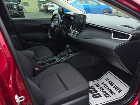 Used 2025 Toyota Corolla LE FWD image 12