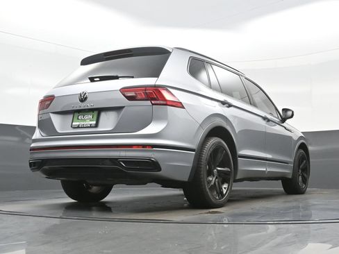 Used 2023 Volkswagen Tiguan SE R-Line FWD image 35