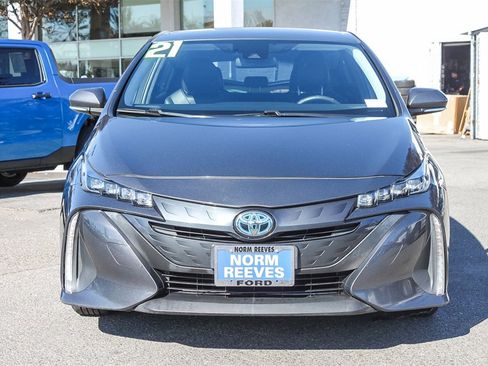 Used 2021 Toyota Prius Prime XLE image 2