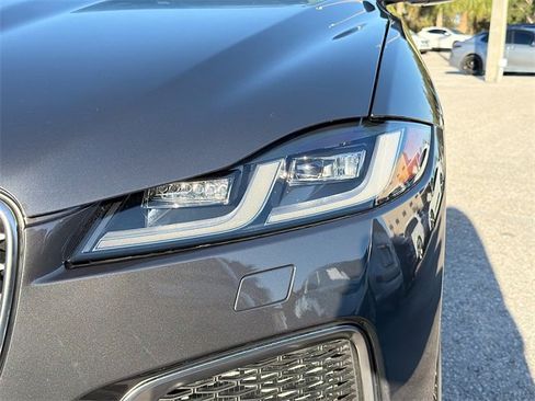 Used 2023 Jaguar F-PACE R-Dynamic S image 9