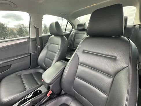 Used 2017 Volkswagen Jetta SE image 16