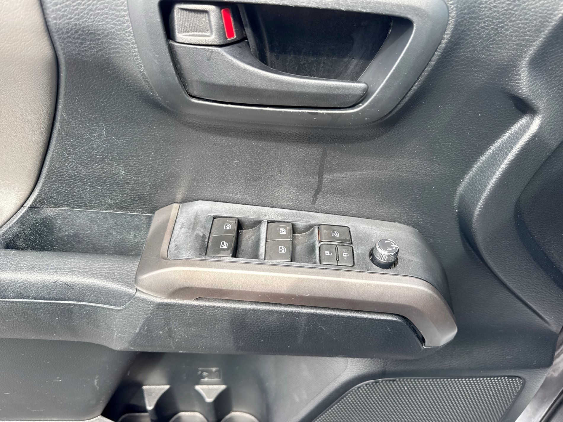 Used 2016 Toyota Tacoma SR5 RWD image 23