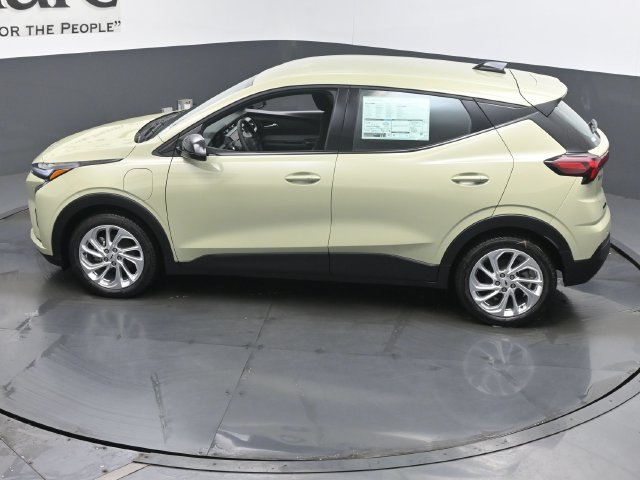 New 2027 Chevrolet Bolt LT w/ Comfort Package FWD image 22