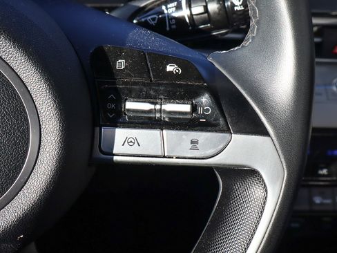 Used 2024 Hyundai Elantra Limited image 28