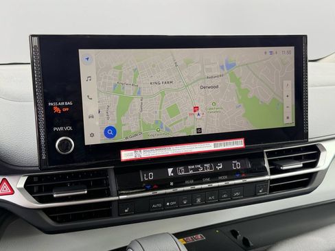 Used 2025 Toyota Sienna XLE AWD/4WD image 21