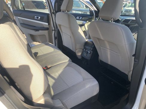 Used 2018 Ford Explorer FWD image 17