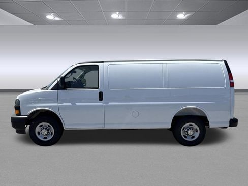 New 2026 Chevrolet Express 2500 w/ Driver Convenience Package RWD image 4