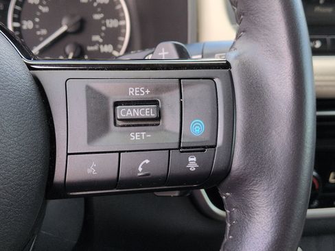 Used 2023 Nissan Rogue SL w/ SL Premium Package FWD image 19