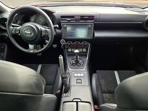 Used 2023 Toyota GR86 Premium image 12