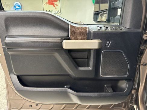 Used 2018 Ford F250 Lariat w/ Camper Package image 22