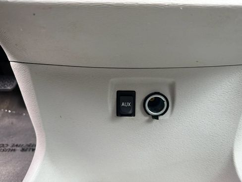 Used 2012 Toyota Sienna LE FWD image 26