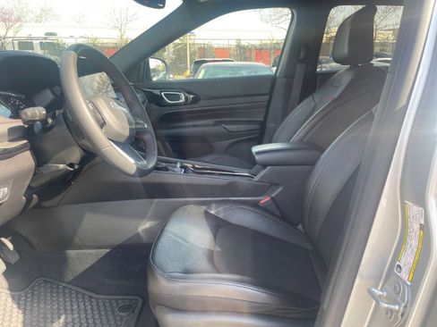 Used 2025 Jeep Compass Trailhawk image 25