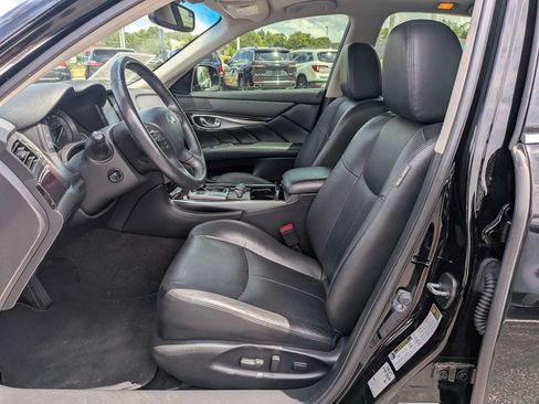 Used 2018 INFINITI Q70 Luxe RWD image 14