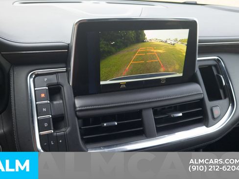 Used 2024 Chevrolet Suburban LT RWD image 9