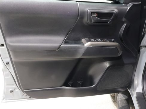 Used 2021 Toyota Tacoma SR5 w/ Trail Edition AWD/4WD image 13