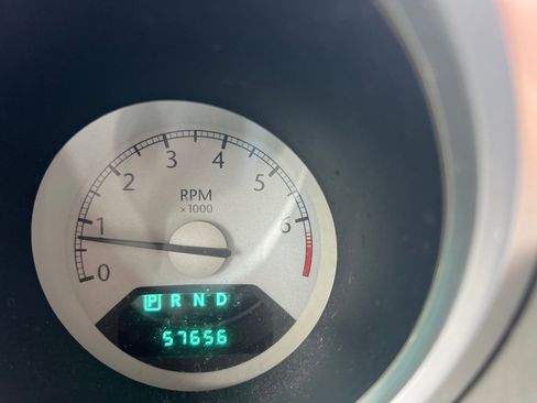 Used 2009 Chrysler Sebring Touring image 14