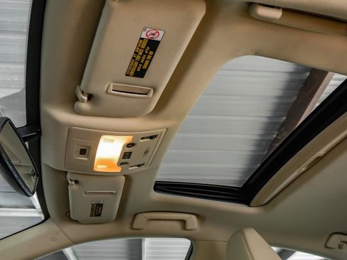 Used 2016 Lexus IS 200t RWD image 21