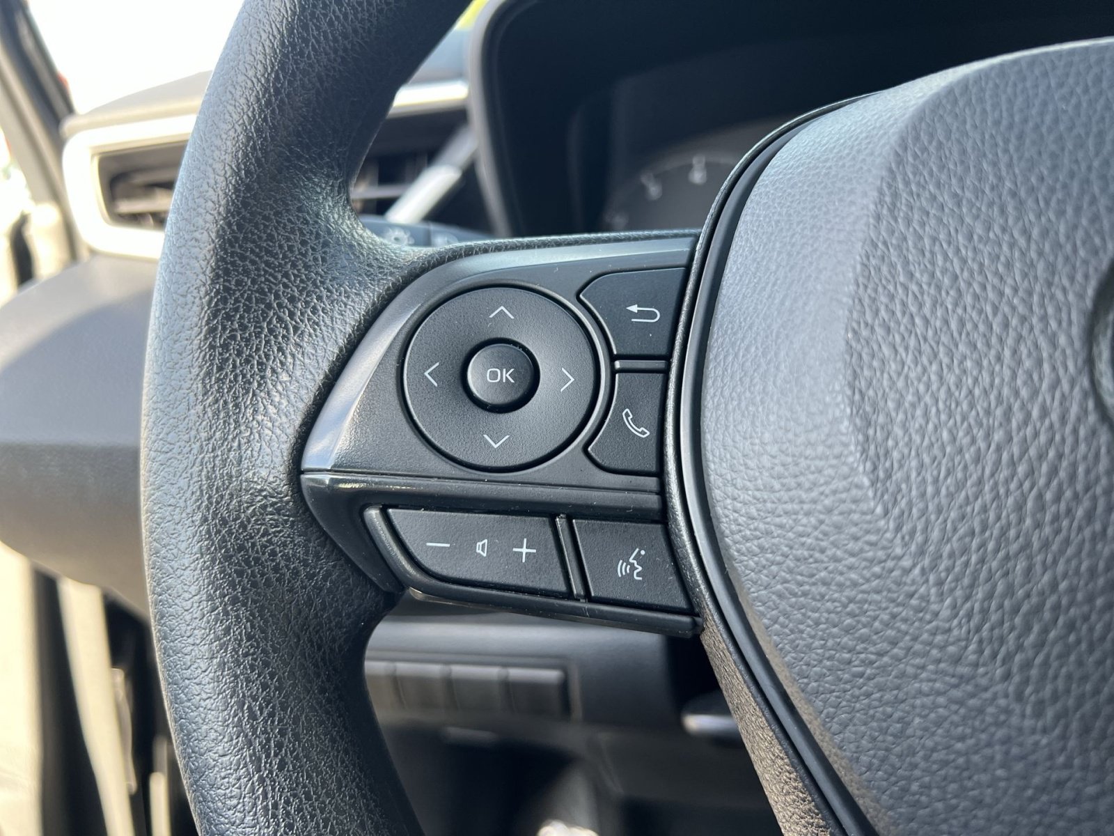 Used 2024 Toyota Corolla LE FWD image 49